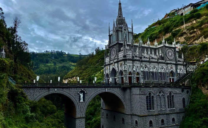 Vista de la Basílica de Nuestra Señora del Rosario de Las Lajas