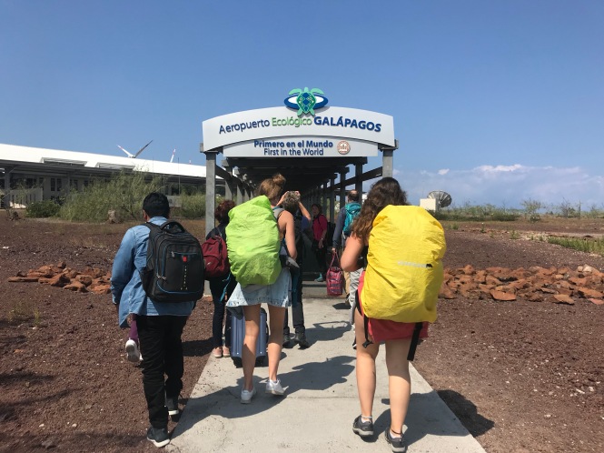 Llegada al aeropuerto de Baltra, Galápagos por tu cuenta