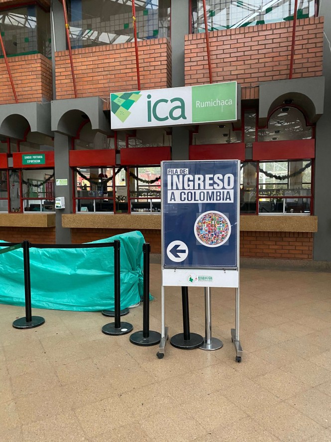 Control fronterizo colombiano en Rumichaca