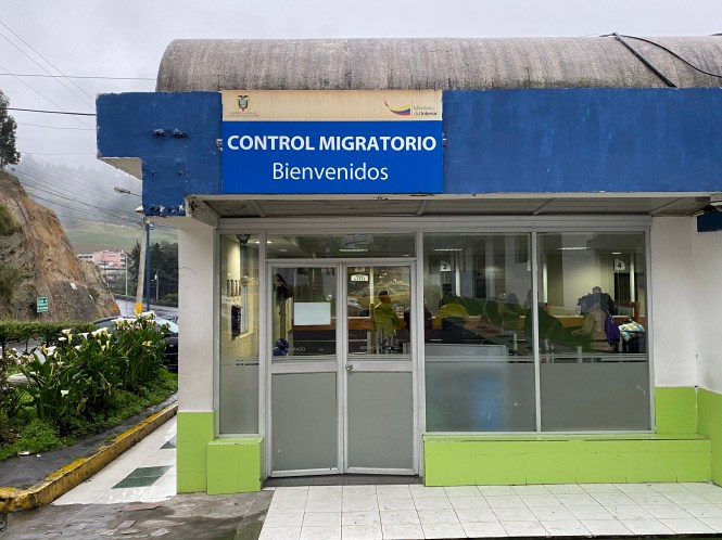 Control migratorio cruzar frontera Ecuador Colombia
